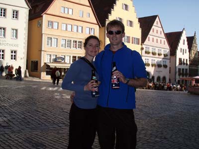 Mot and Ness drink beer in Rothenburg