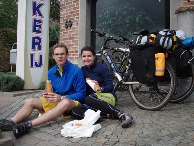 Mot and Ness enjoying a big lunch on the way to Liege