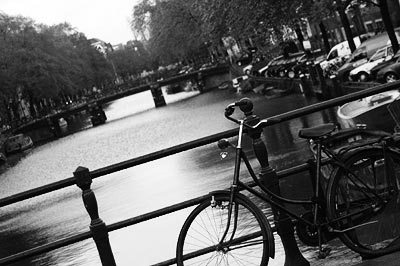 A bike! Next to a canal! How very Amsterdamish!